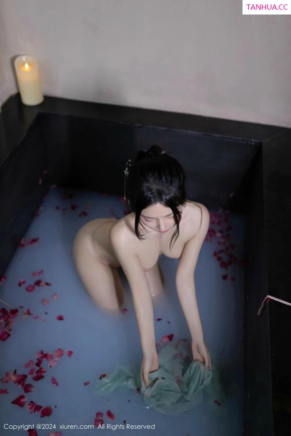 鱼子酱fish  [XiuRen]高清写真图 2024.04.19 No.8428 鱼子酱Fish 美腿性感第68张图片